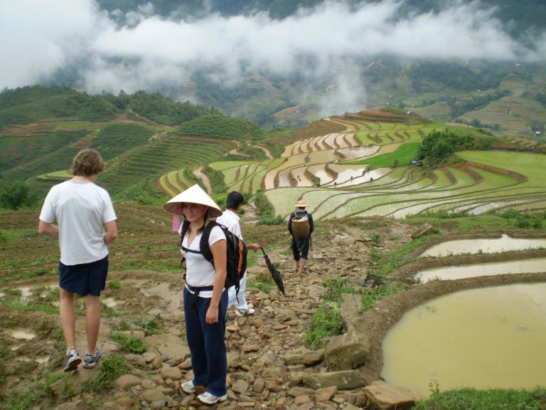 Walking Muong Hoa