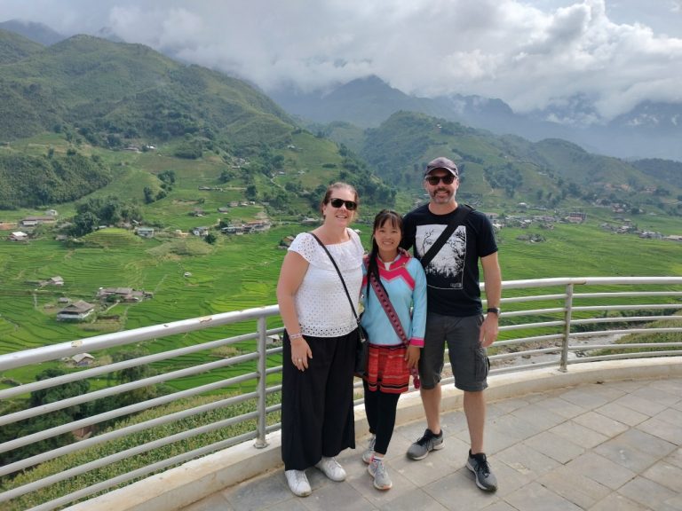 https://sapatourtrekking.com/tour/easy-sapa-tour-2days-1night/